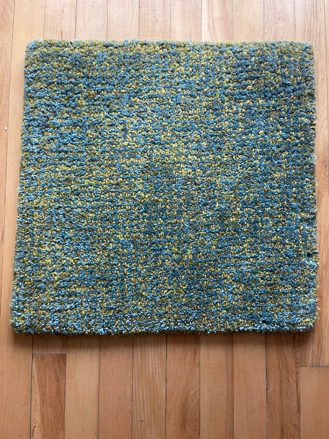 Compact Accent Rug