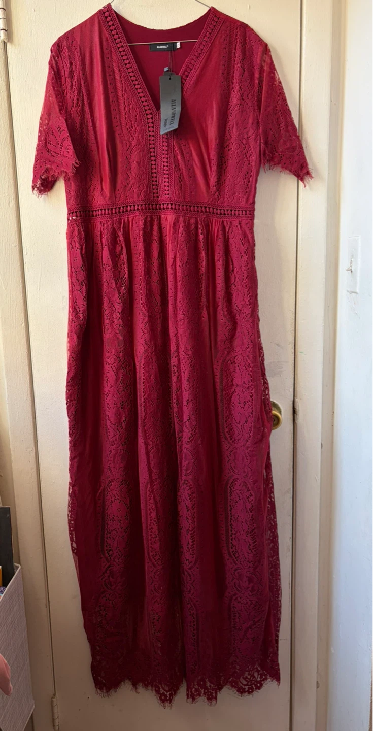 New Lace dress size XL