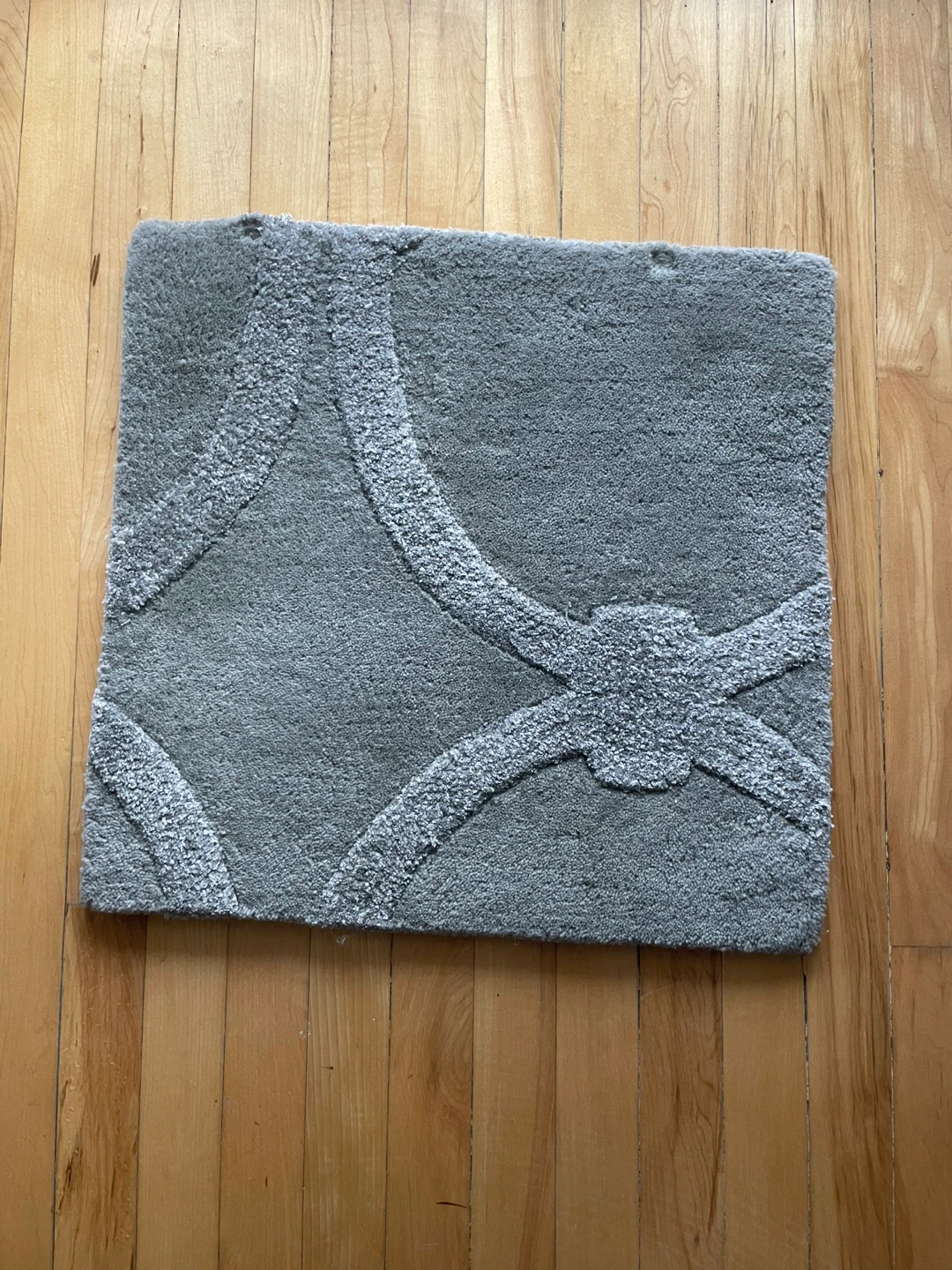 Compact Accent Rug