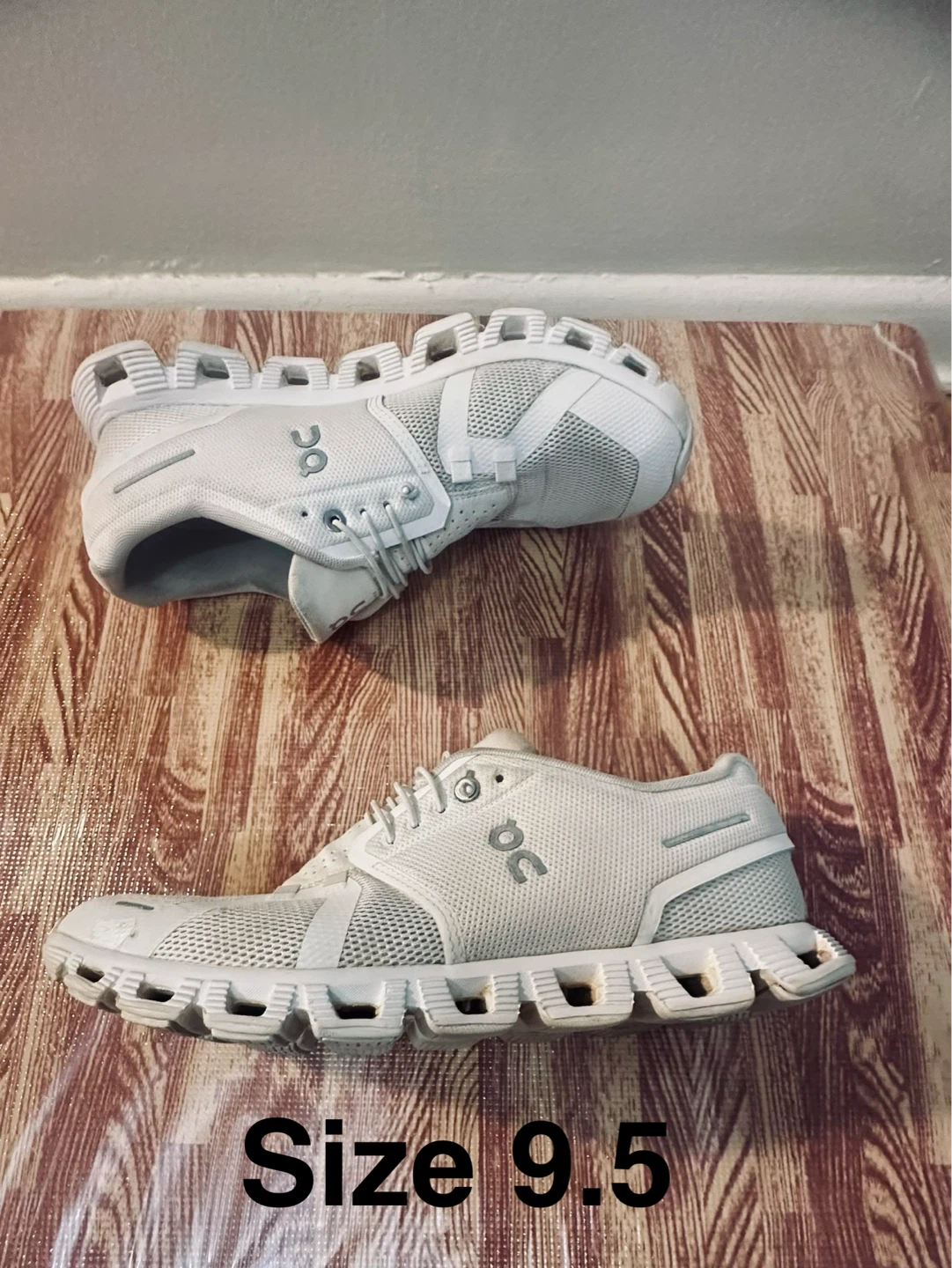 On Cloud Running Shoes - photo 2