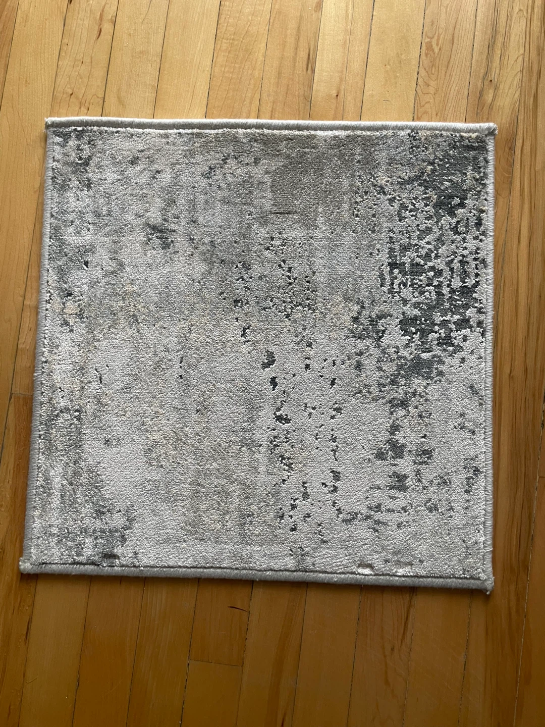 Compact Accent Rug