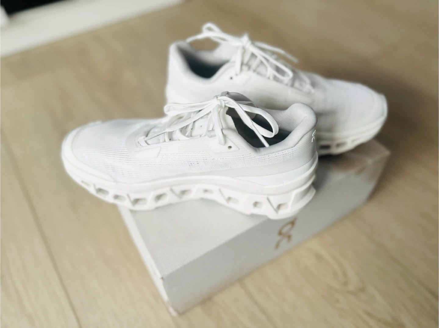 On Cloudmonster Void White Size 7 Running Shoes - photo 3