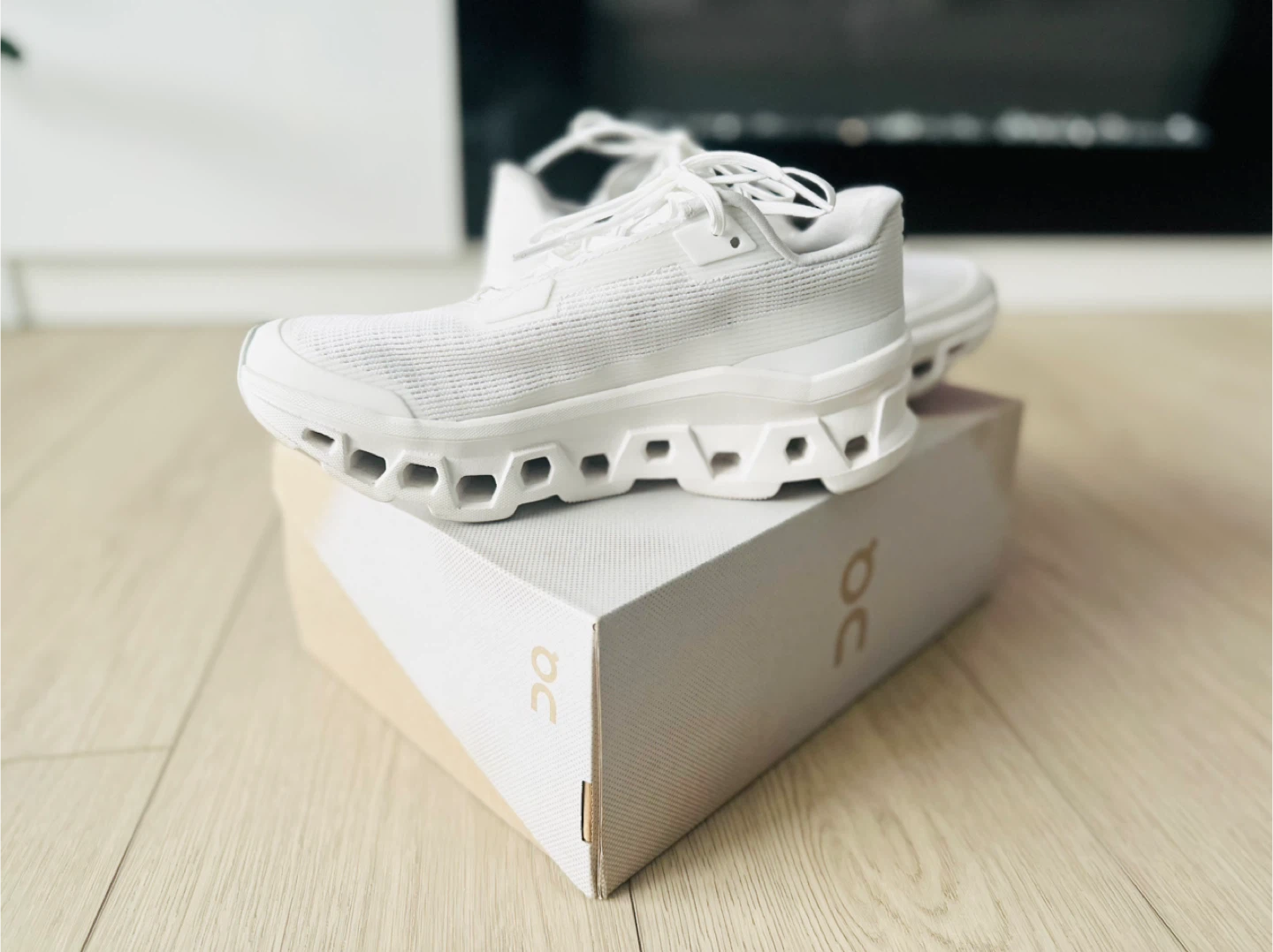 On Cloudmonster Void White Size 7 Running Shoes