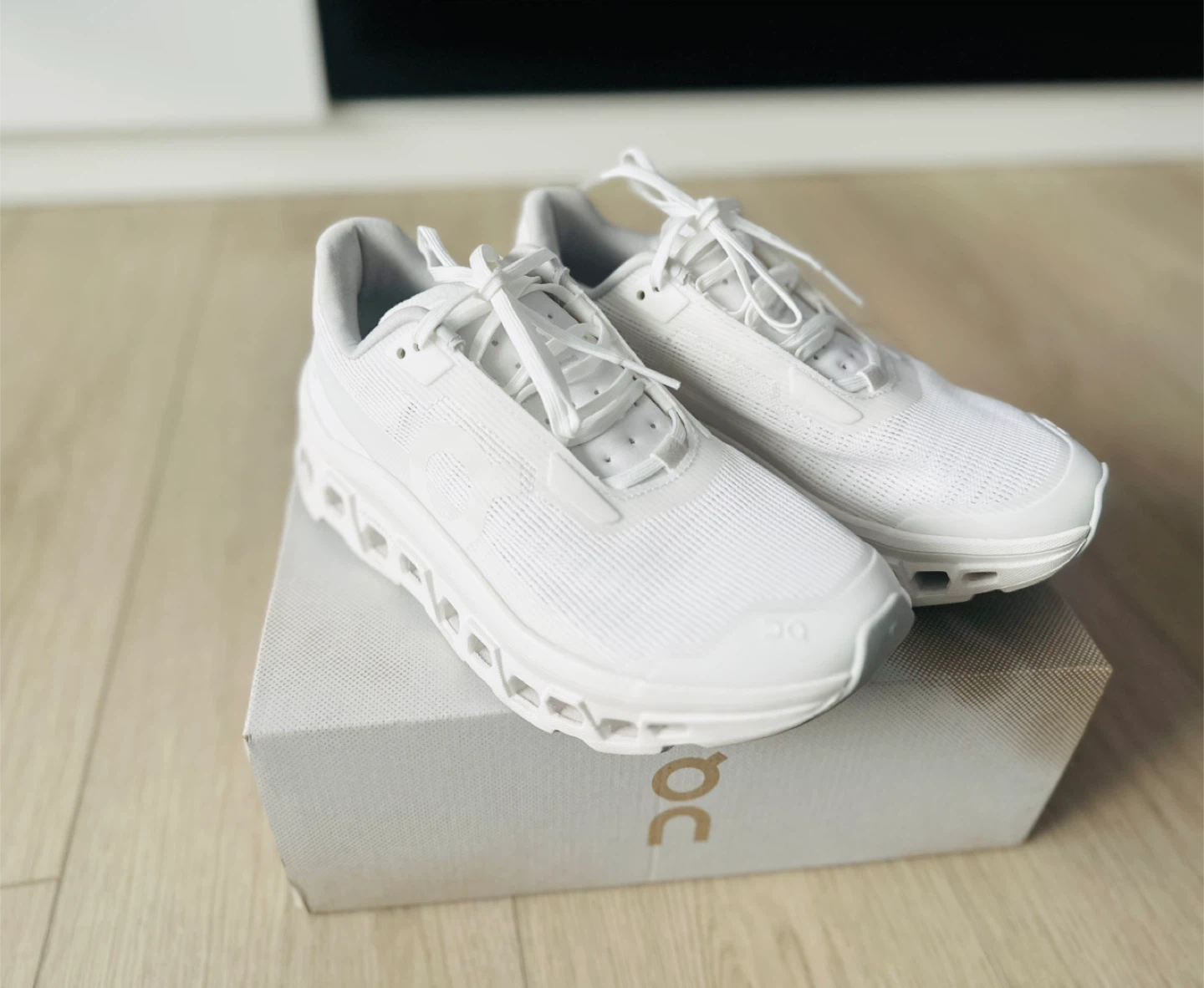 On Cloudmonster Void White Size 7 Running Shoes - photo 4