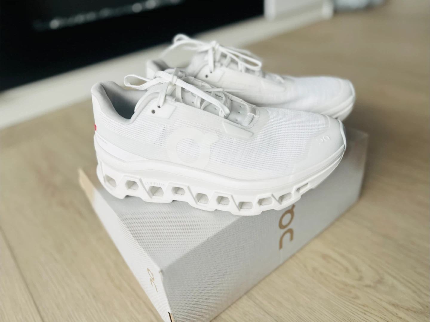 On Cloudmonster Void White Size 7 Running Shoes - photo 2