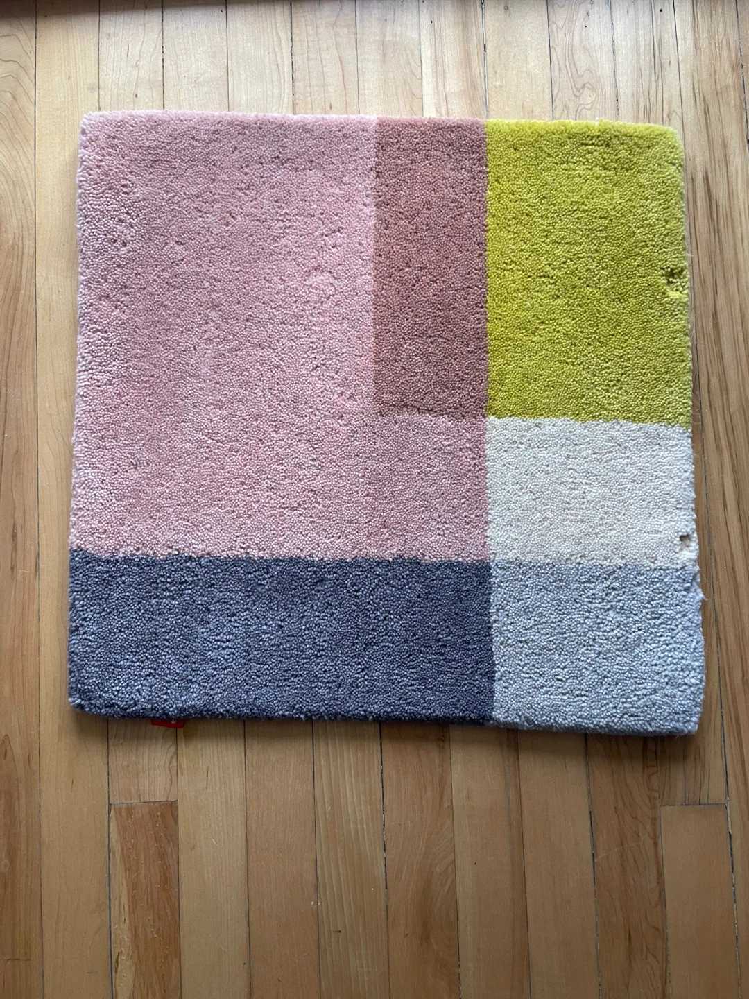 Compact Accent Rug