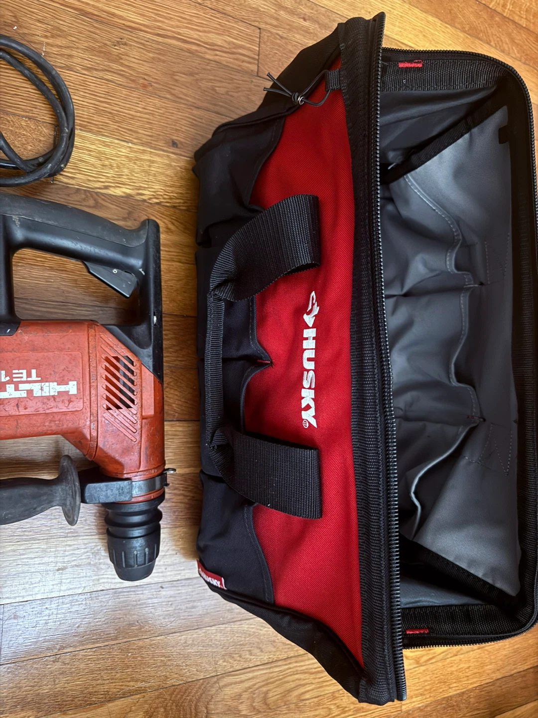 Hilti TE 15 Rotary Hammer Drill with Drill Bits and Husky Bag - photo 4