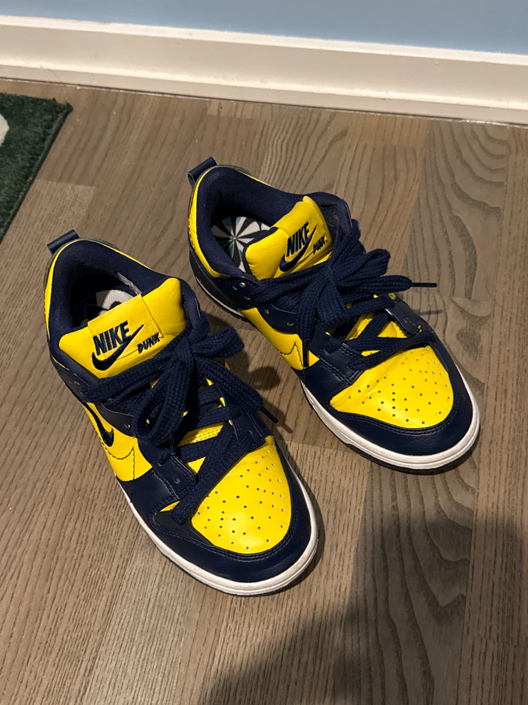 Like New Nike Dunk Low "Michigan" Yellow Navy