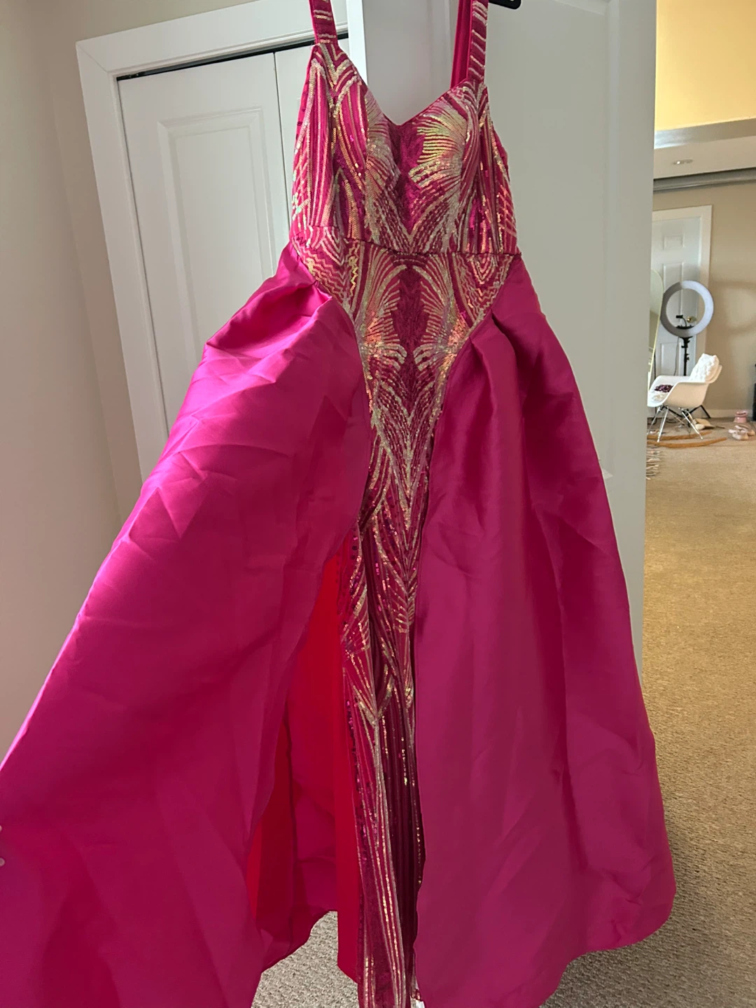 Stunning Sequin Embellished Pink Gown - photo 2