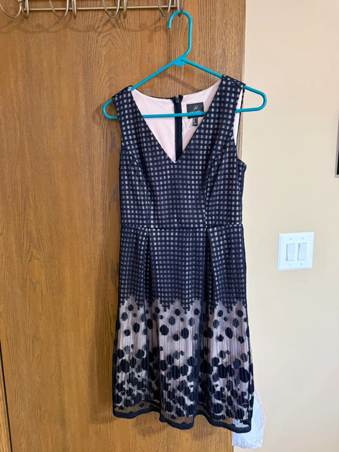Adrianna Papell Navy Blue & Nude Polka Dot V-Neck Dress Size 2 - photo 2
