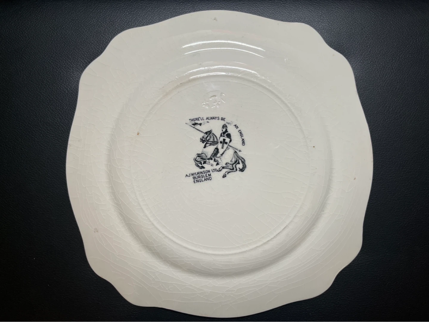 AJ.Wilkinson Ltd. Souvenir Plate - photo 2