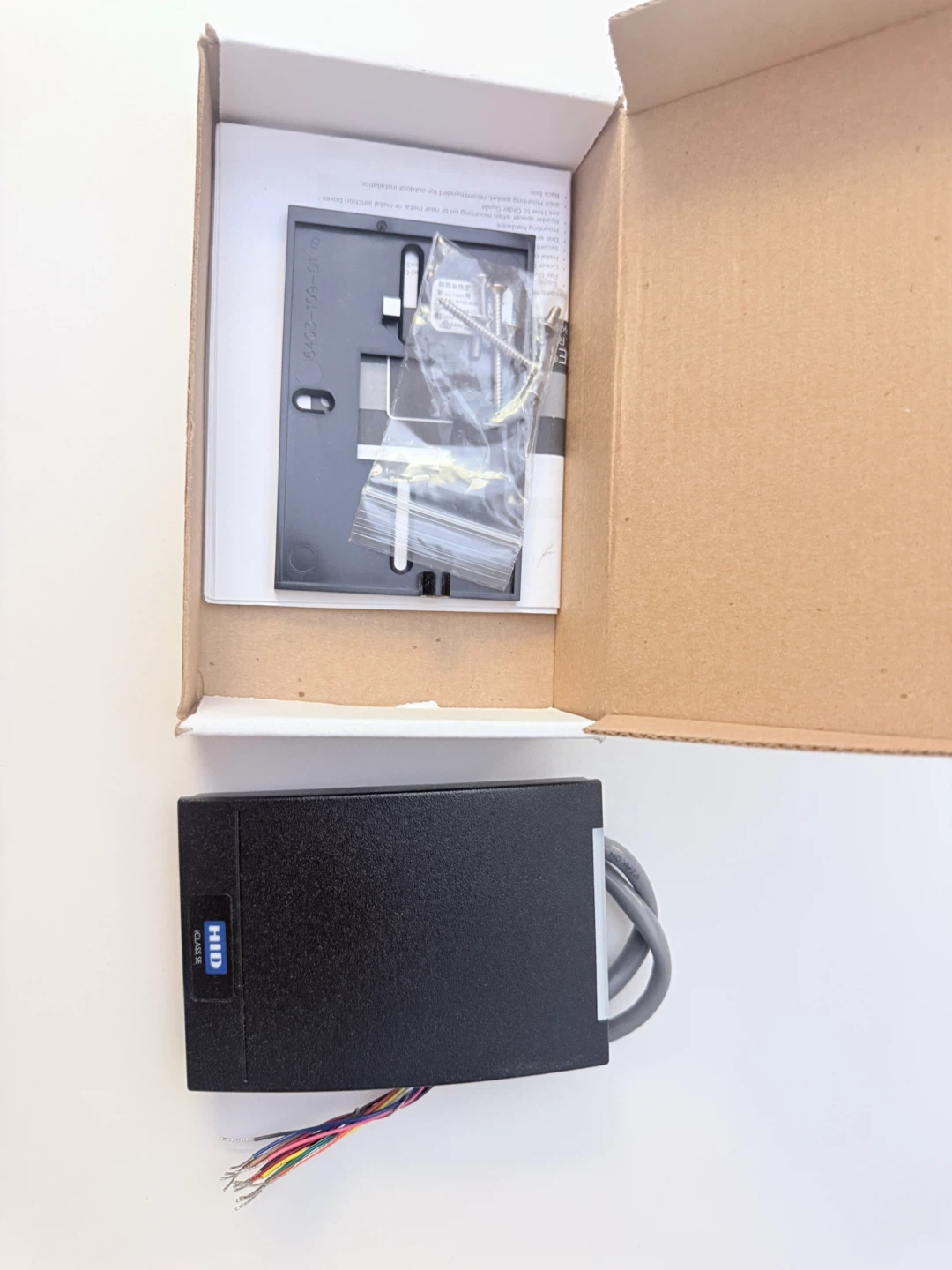 HID iCLASS SE R40 Wall Switch Reader 920NNNNEK2037P - photo 2