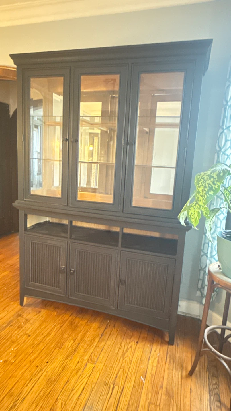 Trinchero café.       Dark Gray China Cabinet with Glass Doors