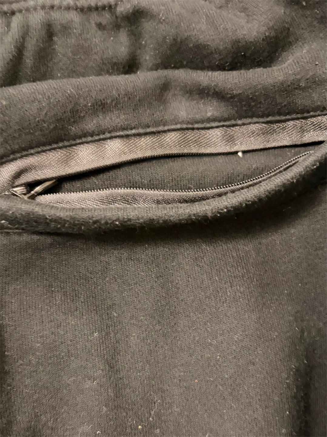 XL Men’s Rose and Thorns Sweatpants from Zumiez - photo 4