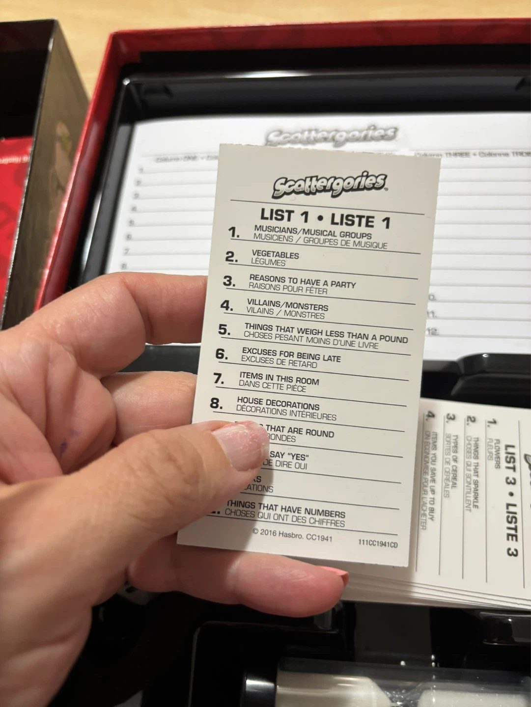 Scattergories Board Game - photo 3