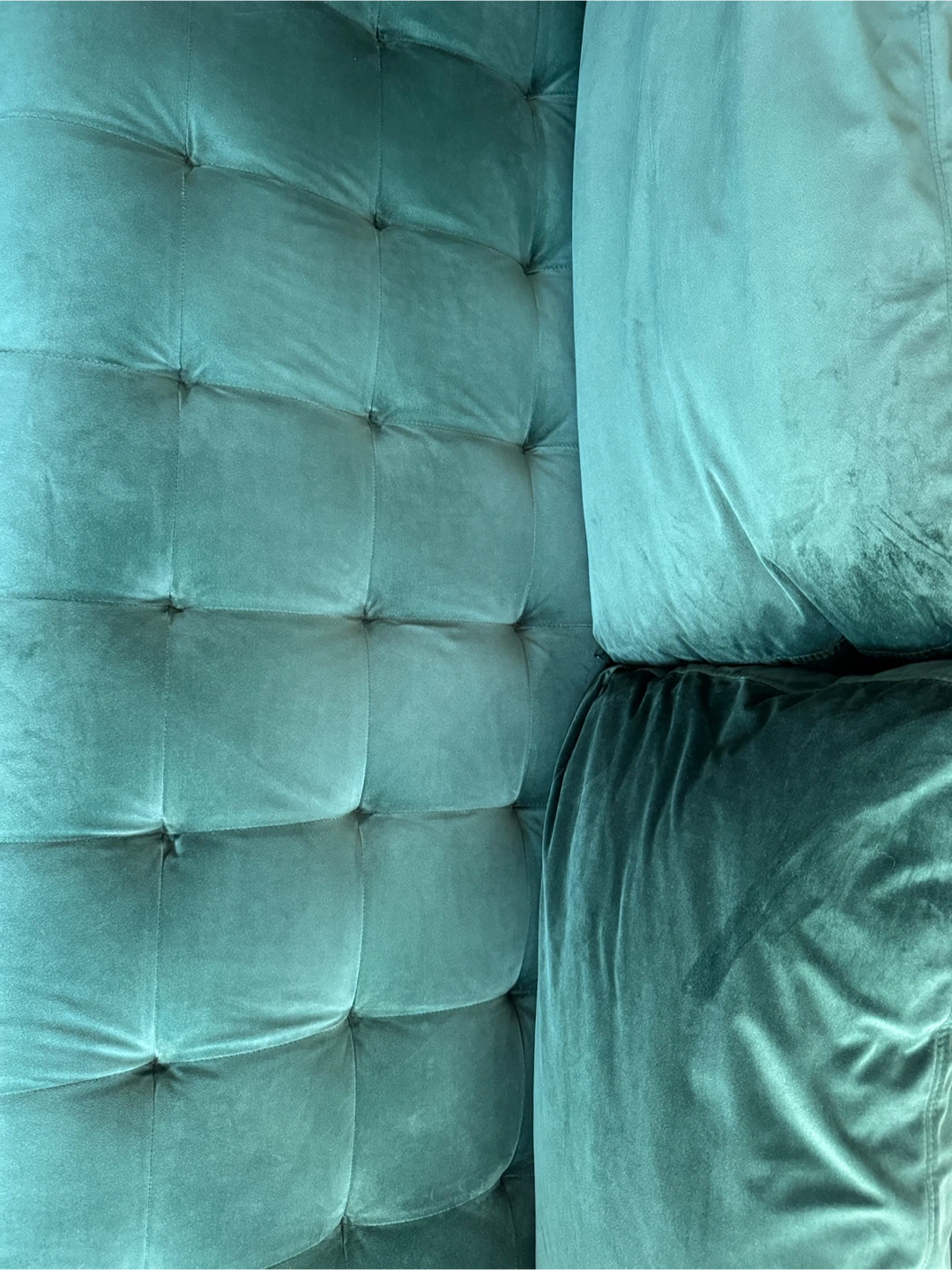 Emerald Velvet Tufted Sofa - photo 2