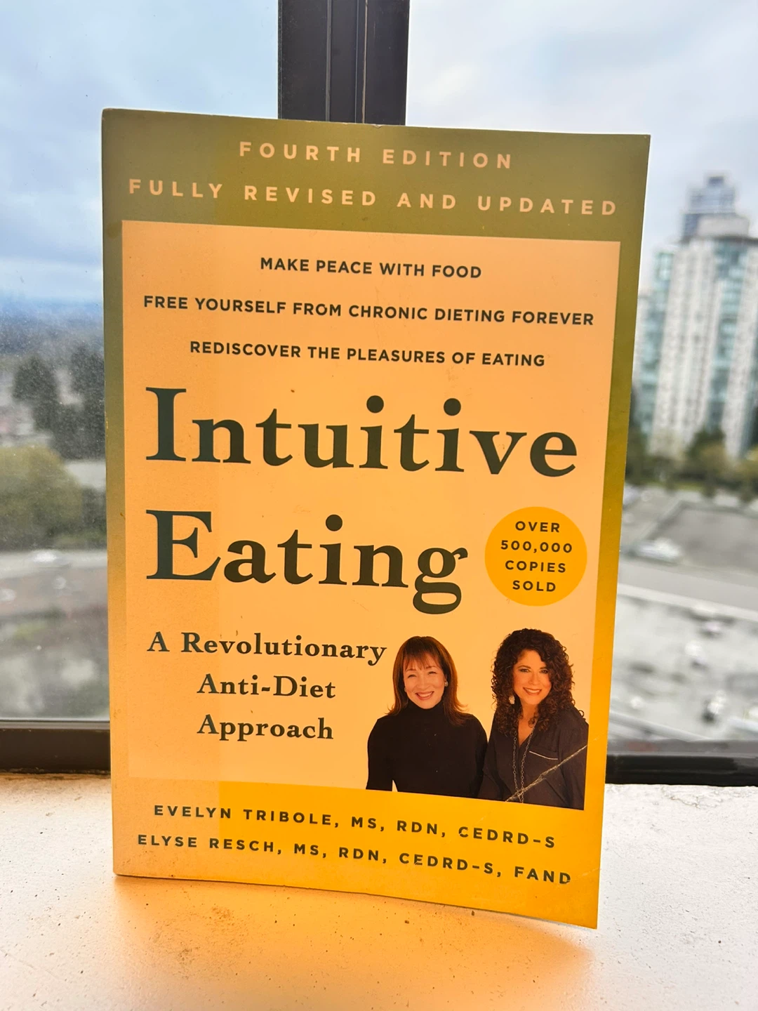 Intuitive Eating: A Revolutionary Anti-Diet Approach Book