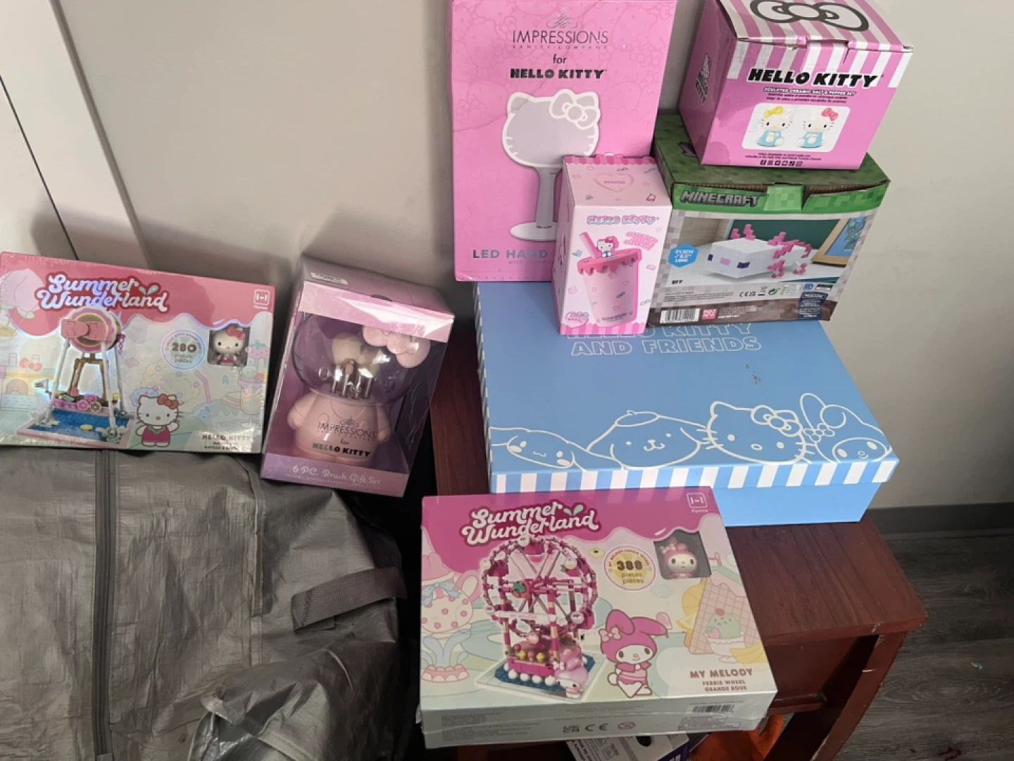 Hello Kitty and Friends 5 Piece Gift Set