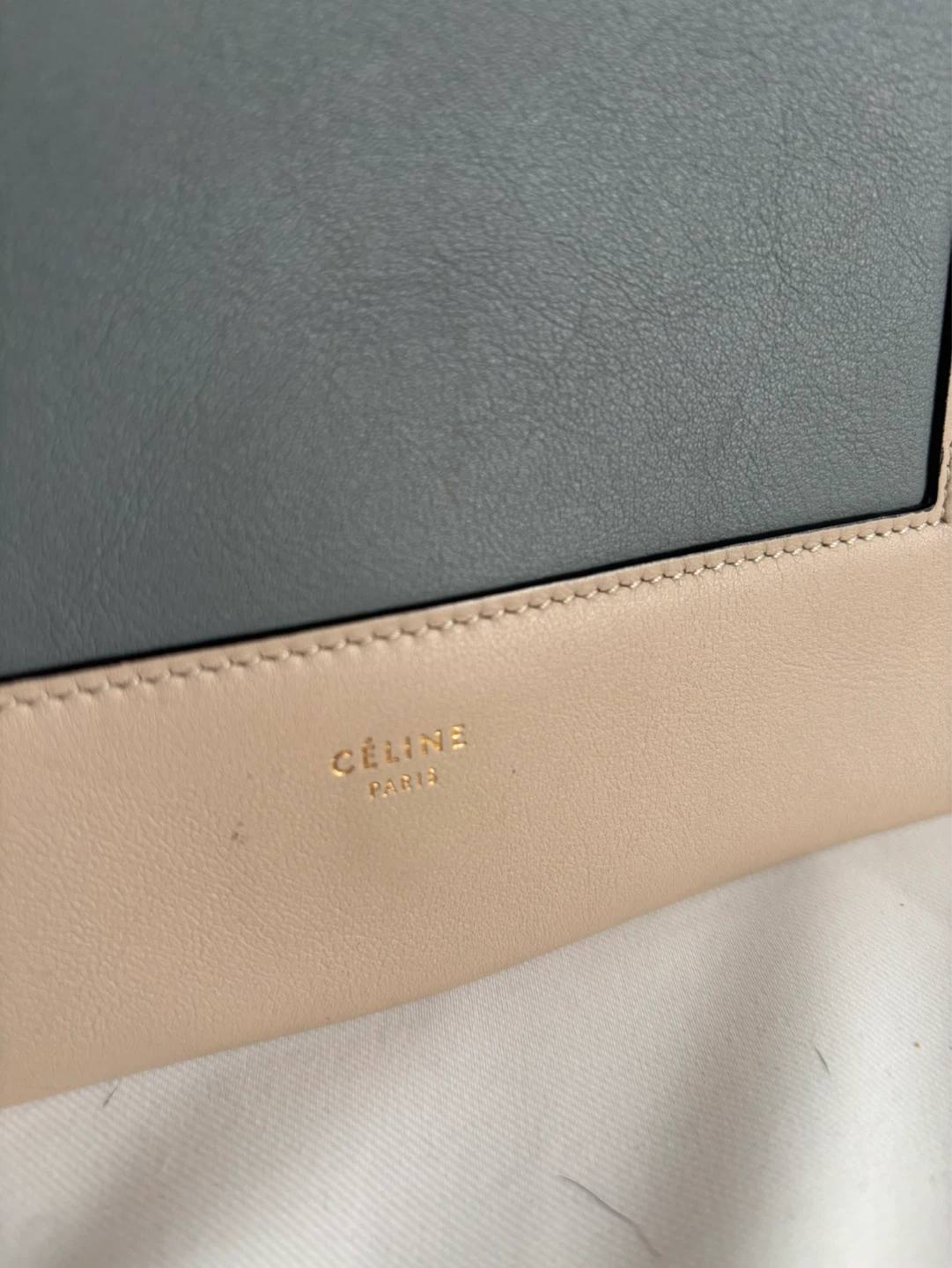 CELINE Paris Leather Shoulder Bag - Beige/Grey - photo 2