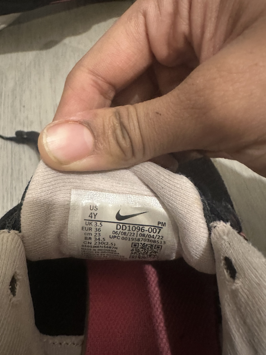 Nike Kids Size 4 Running Shoes - photo 3