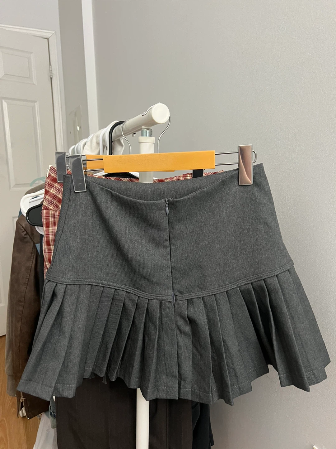 Grey Pleated Mini Skirt with Bow Detail - photo 2