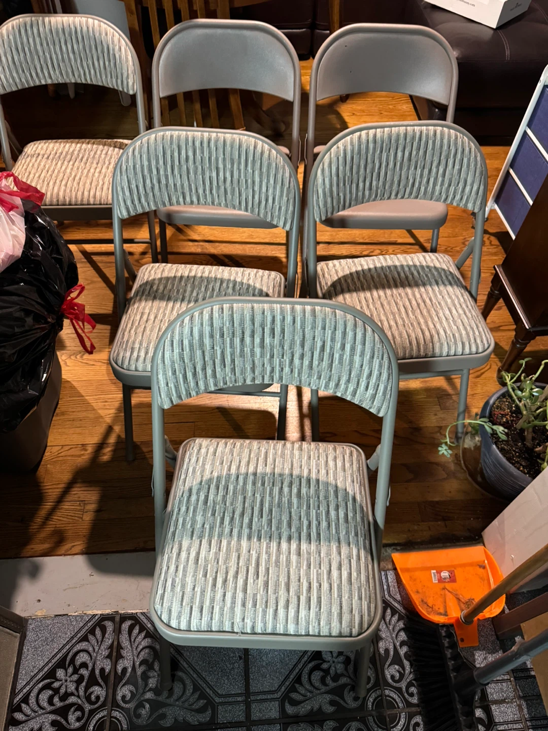 Set of 6 Folding Chairs