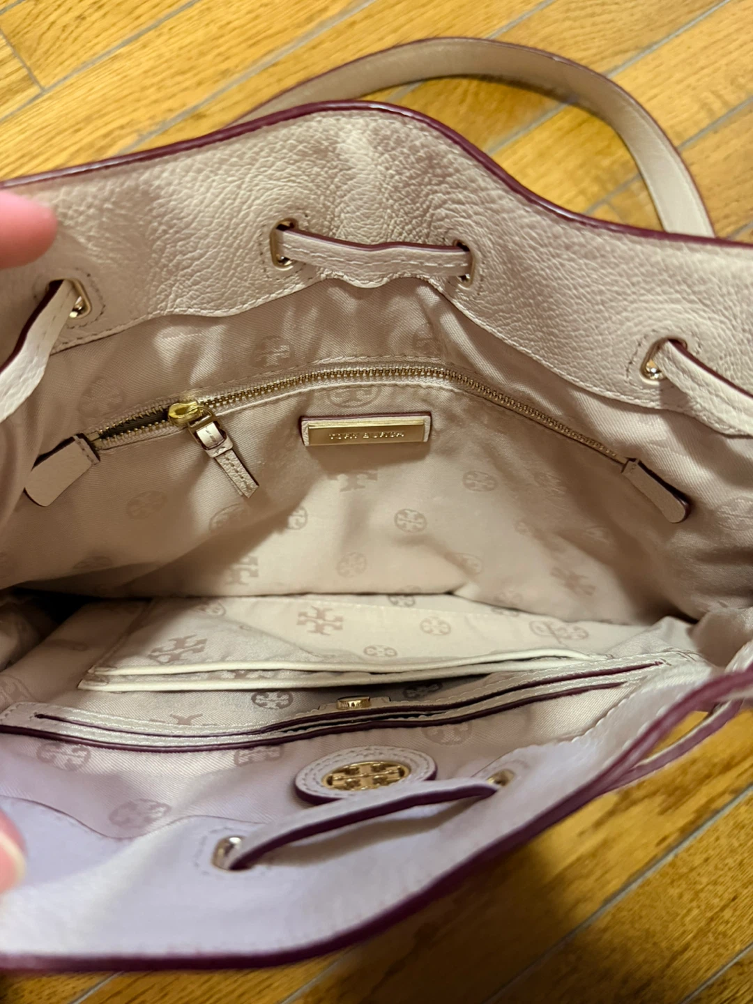 Tory Burch Bucket Bag - photo 3