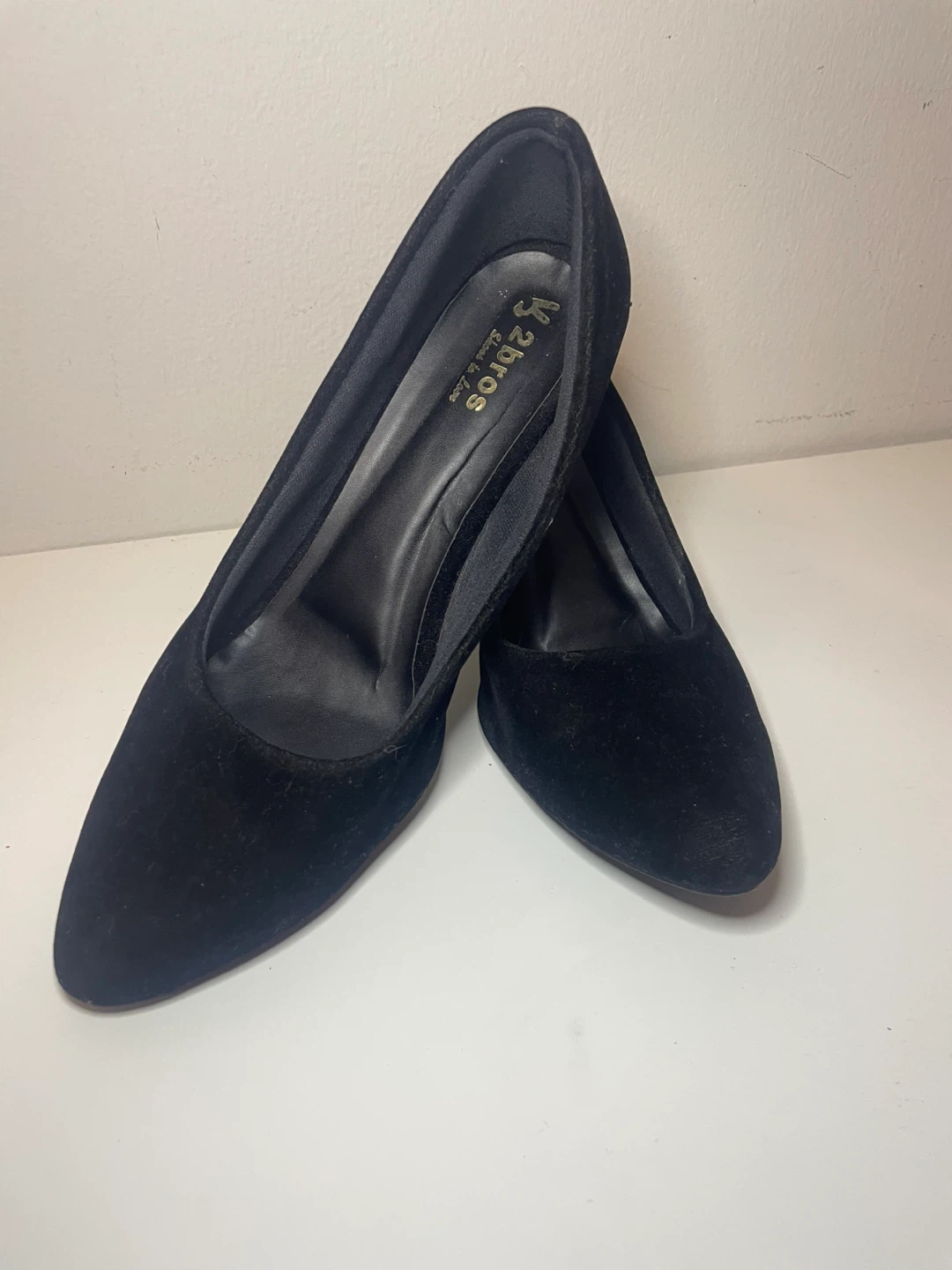 2bros Black Velvet Pointed Toe Heels 👠✨ | Size 42 (CAD 10.5) - photo 2