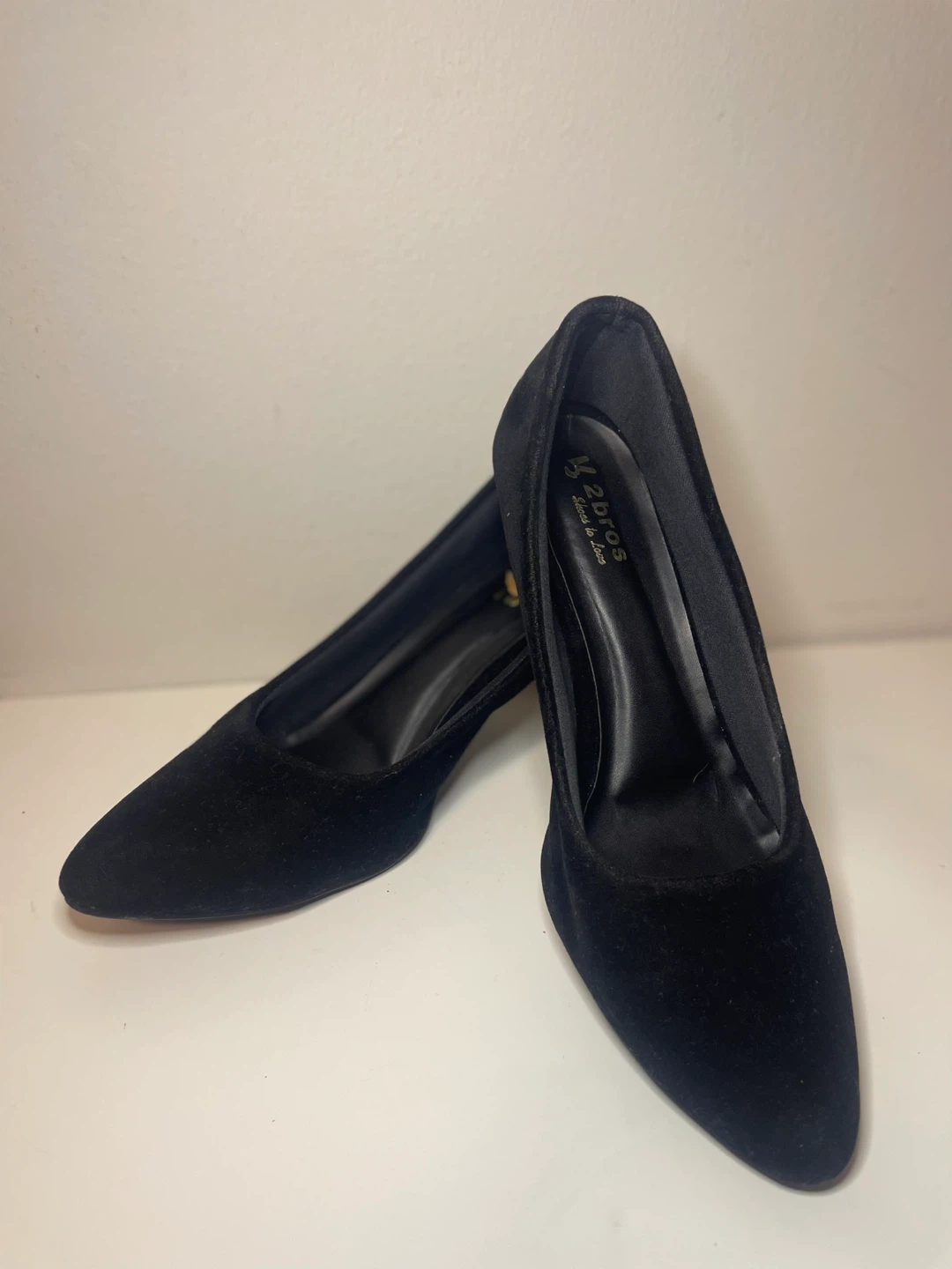 2bros Black Velvet Pointed Toe Heels 👠✨ | Size 42 (CAD 10.5) - photo 3