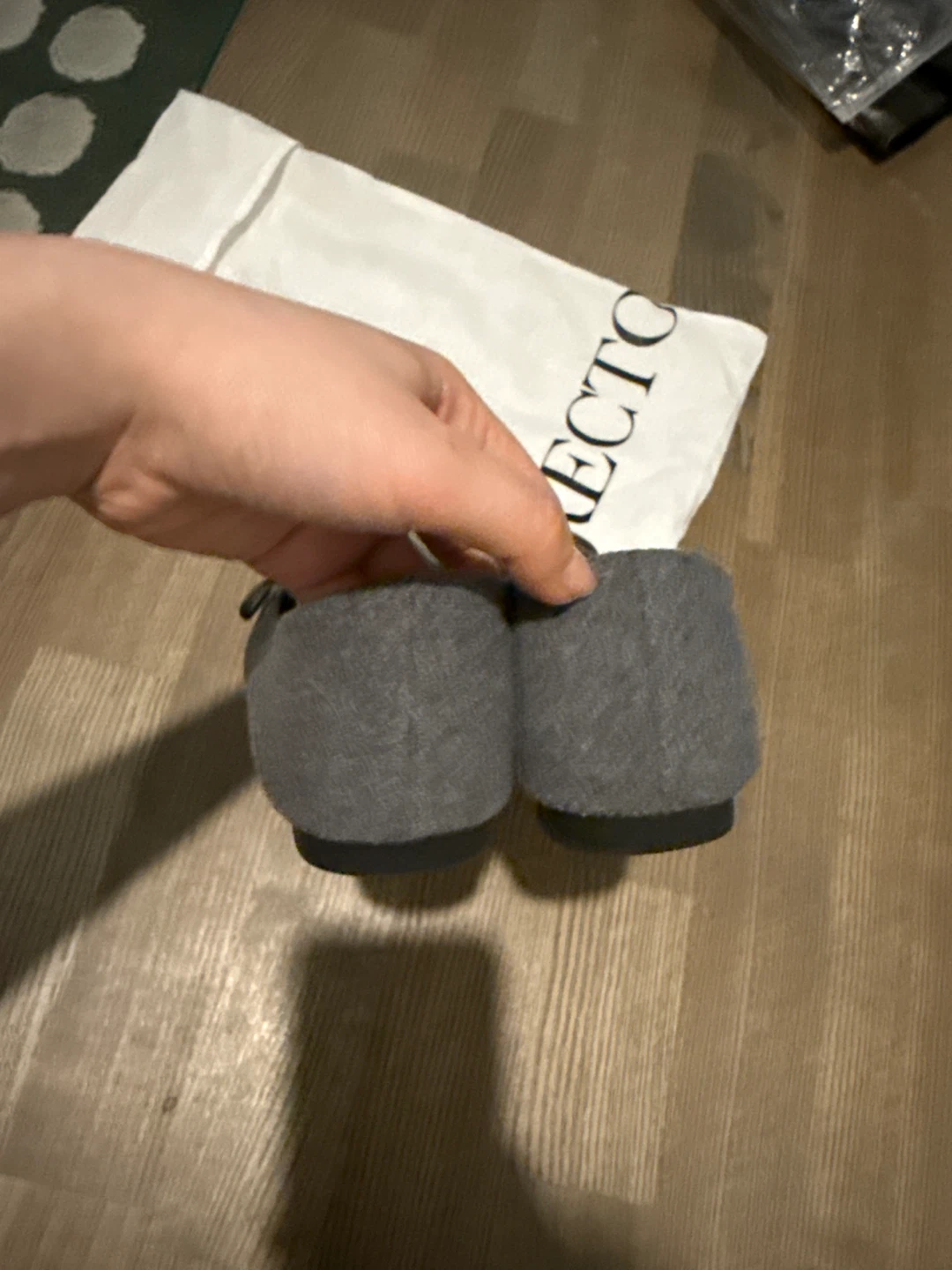 Like New Grey Ballet Flats with Bows - photo 4