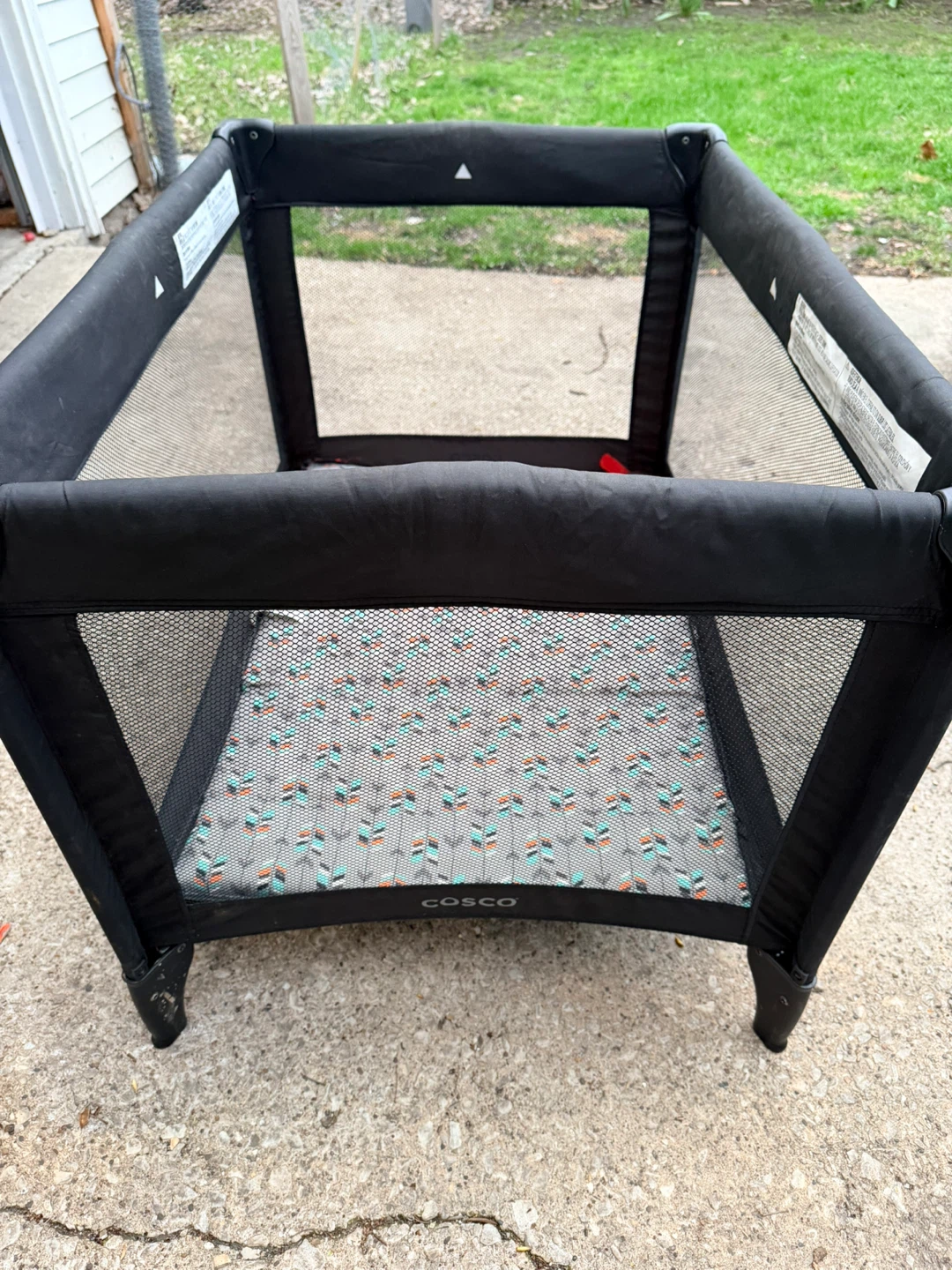 Cosco Play Yard - photo 4