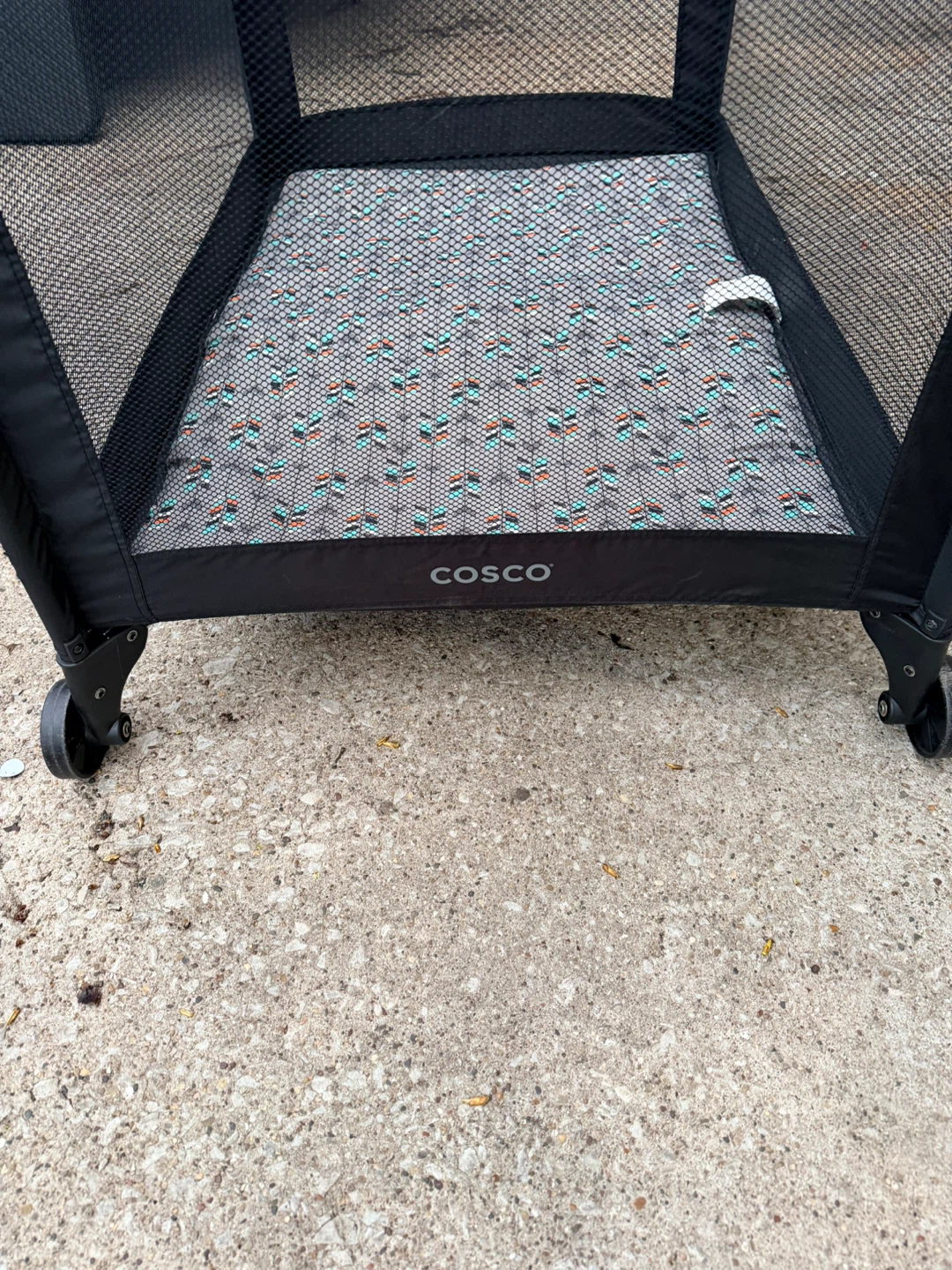 Cosco Play Yard - photo 5