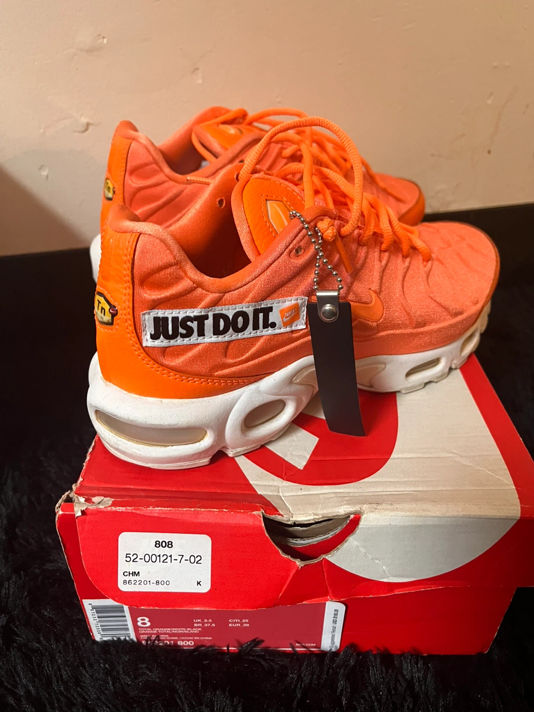 Nike Air Max Plus TN SE "Just Do It" Orange Men's Shoes Size 8 - photo 3