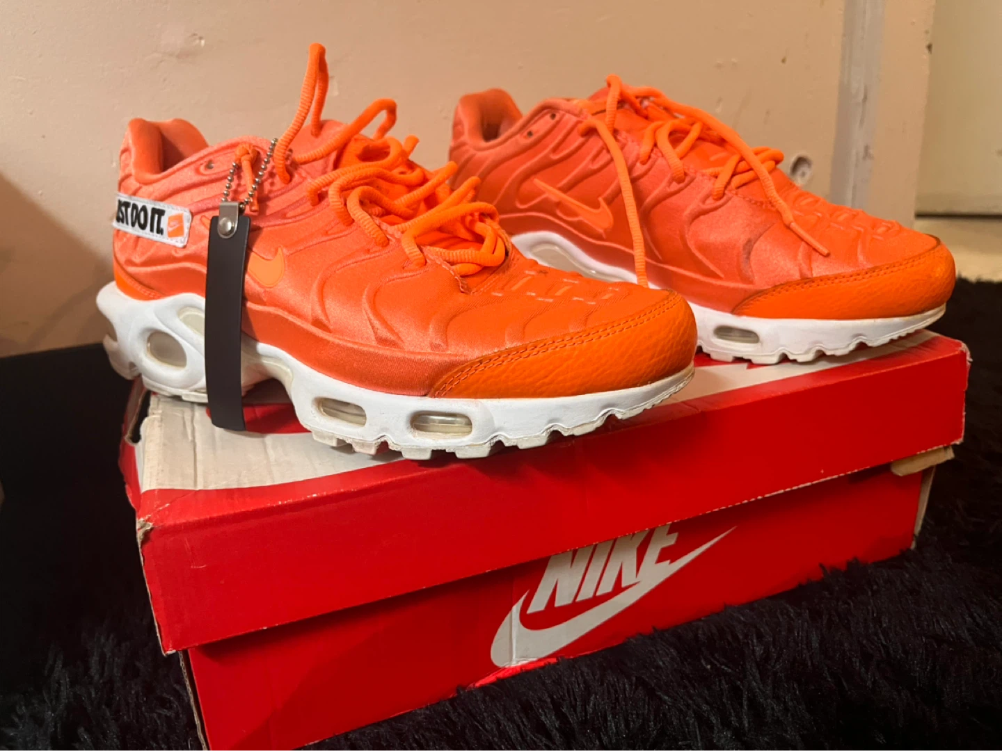 Nike Air Max Plus TN SE "Just Do It" Orange Men's Shoes Size 8 - photo 4