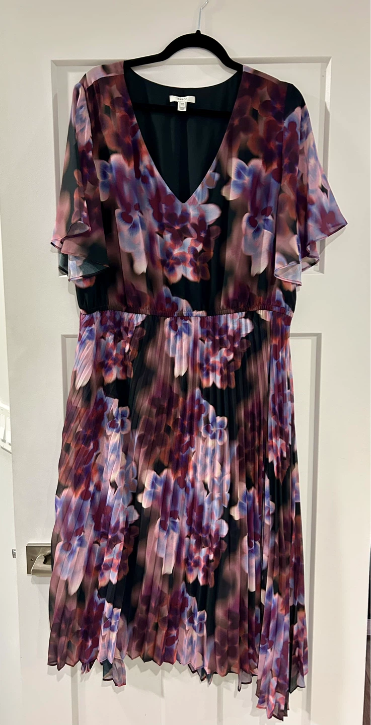 EUC RW & CO Floral Dress - Size XXL – Flowy & Dressy