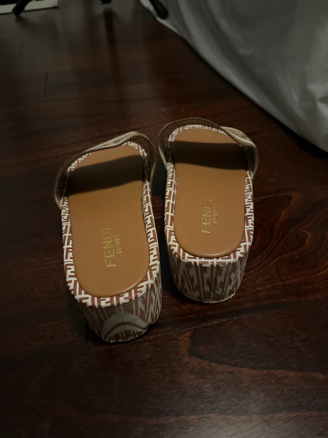 Fendi Slides - Size 9 Womens - photo 3