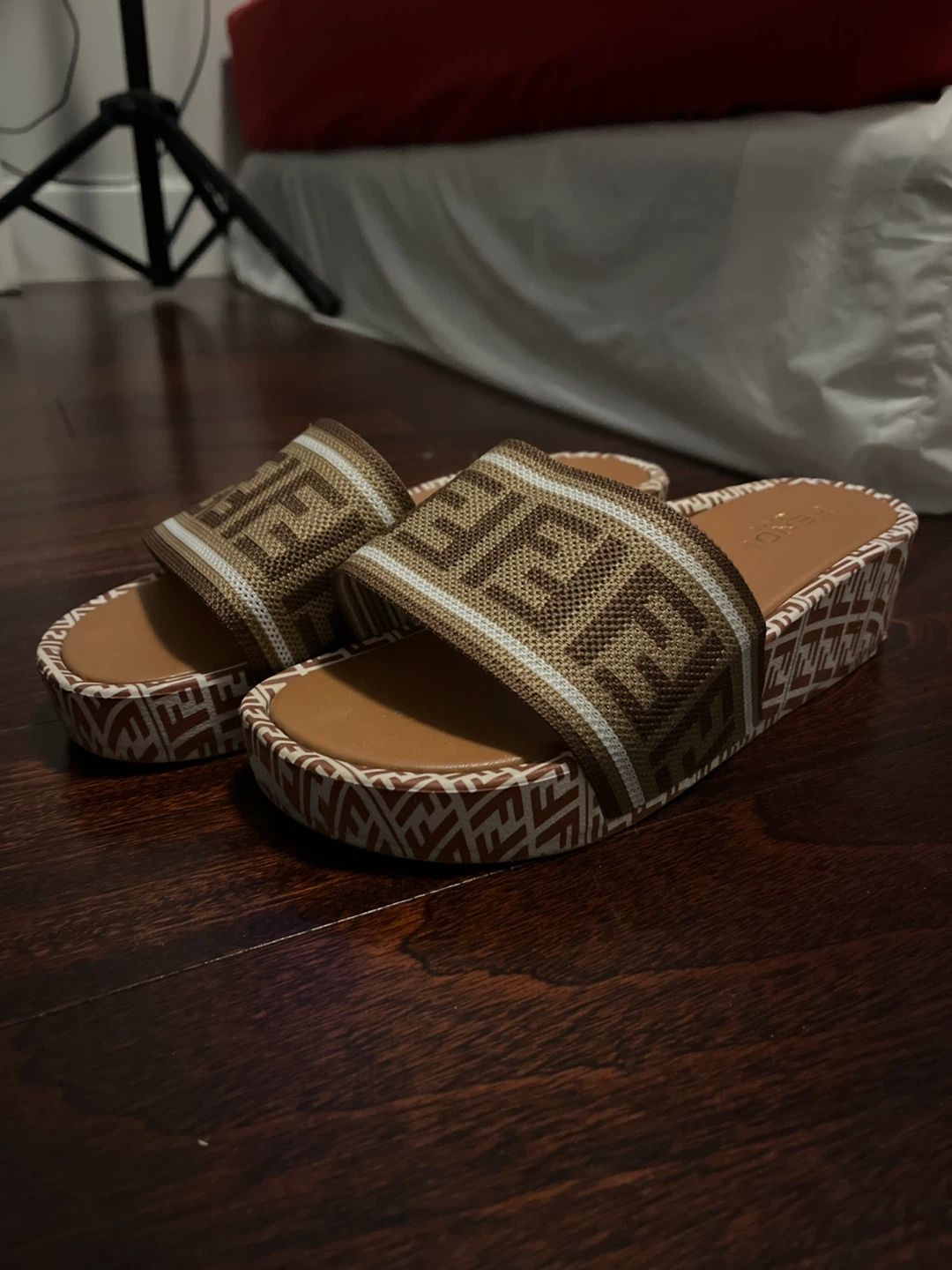 Fendi Slides - Size 9 Womens - photo 2