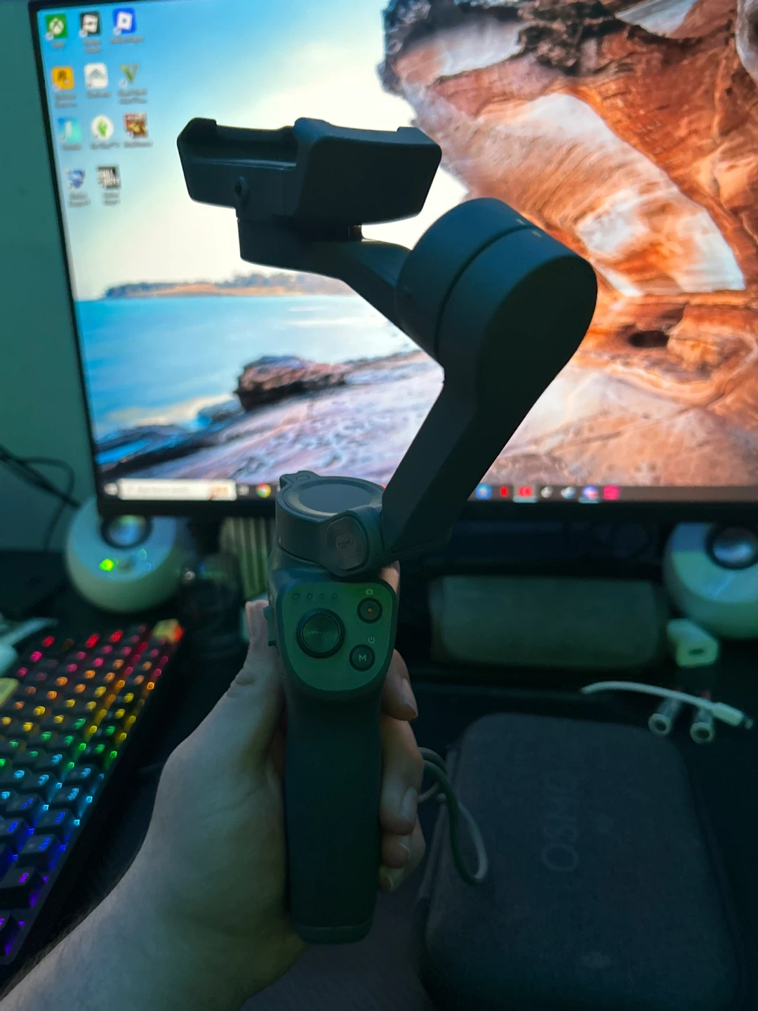 DJI Osmo Mobile Gimbal 3 - photo 2