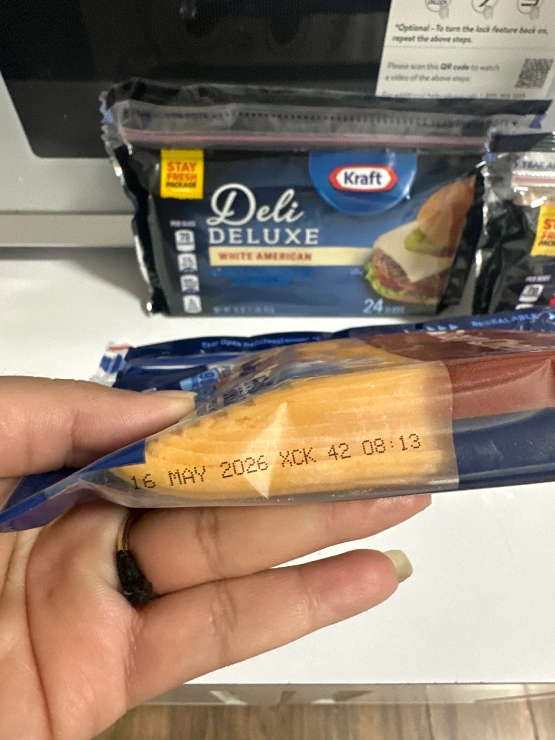 Kraft Deli Deluxe White American Cheese Slices - photo 2