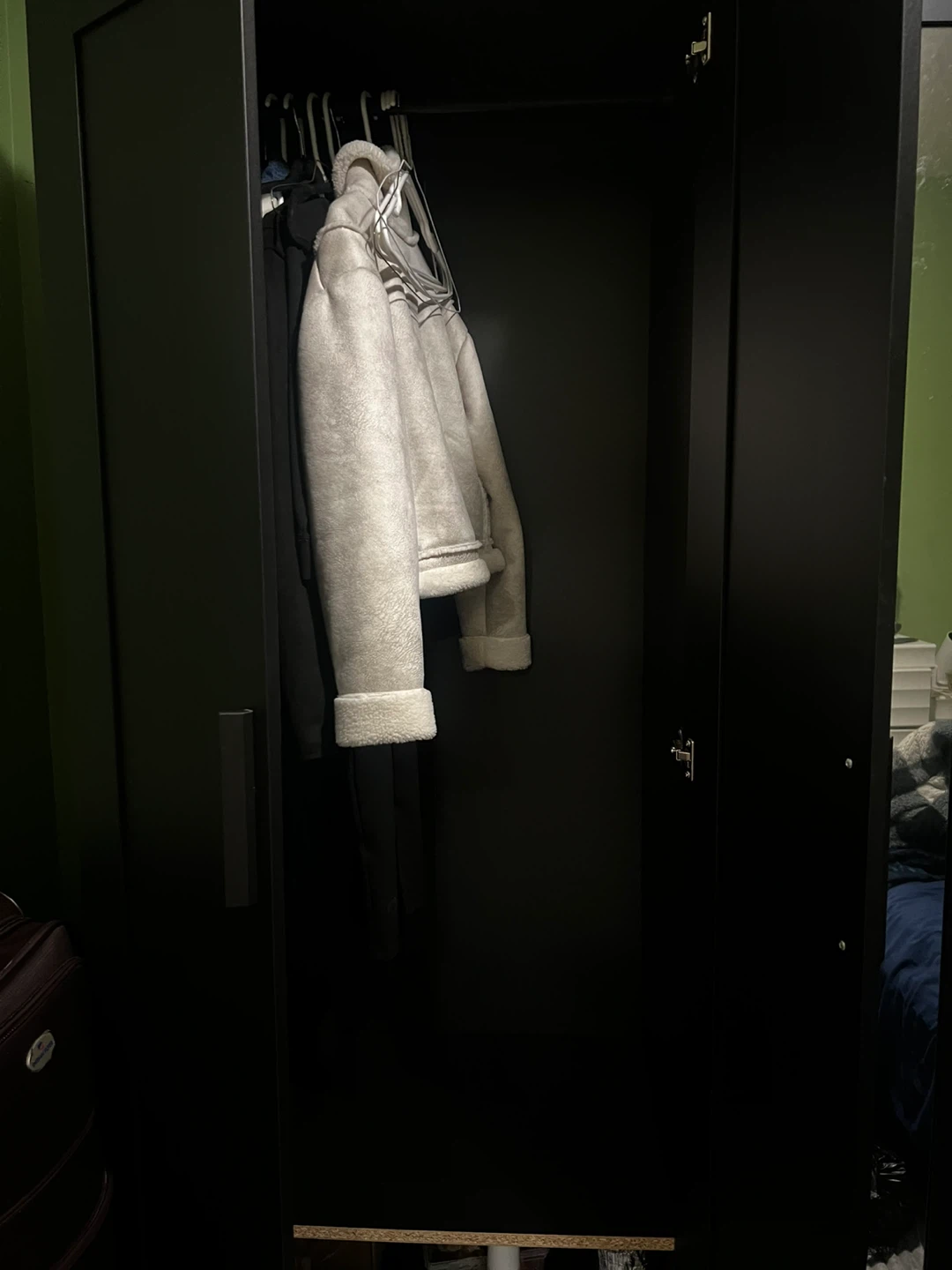 Black 3-Door Wardrobe with Mirror - photo 4
