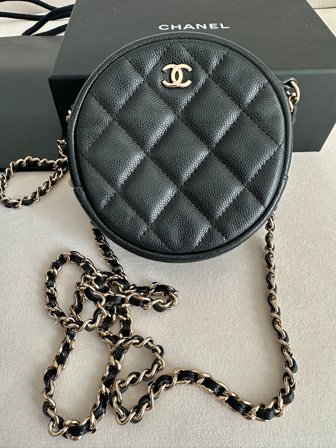 Authentic CHANEL Round Clutch with Chain Quilted Caviar Mini bag - photo 3