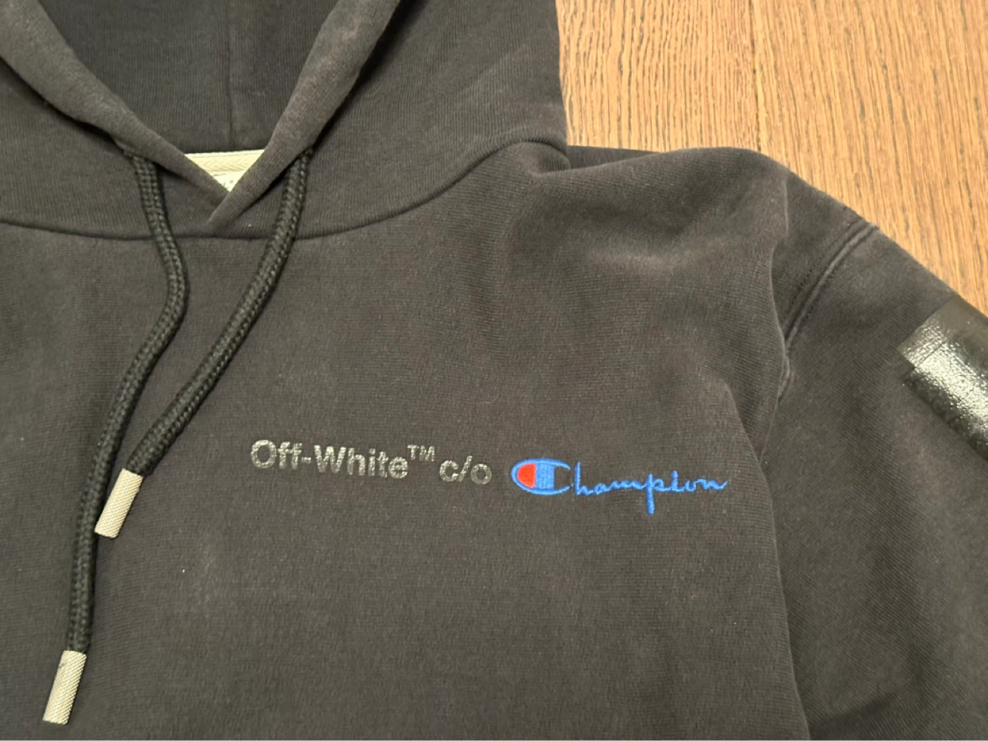 OFF-WHITE x Champion Black Hoodie - photo 3
