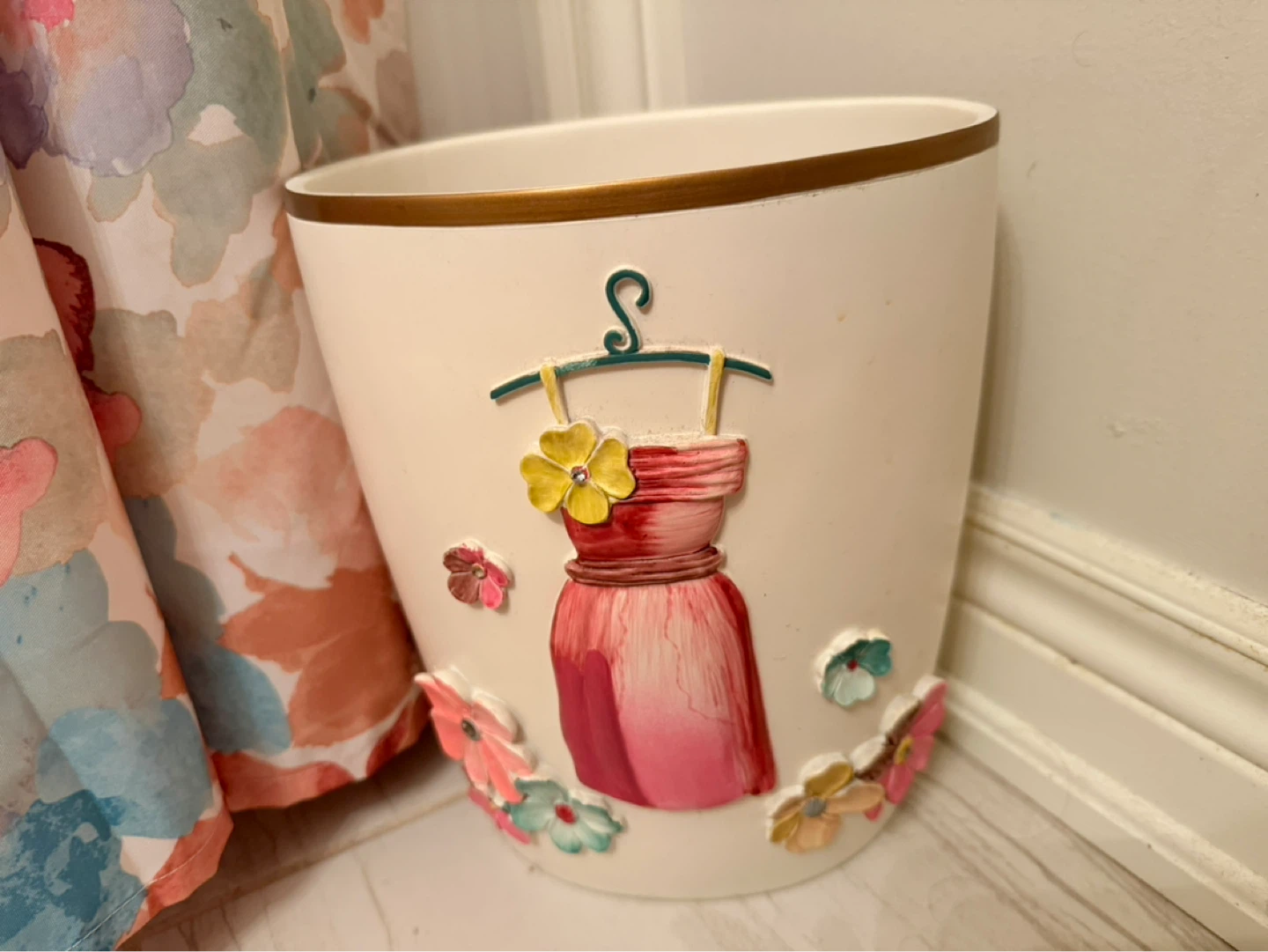 Decorative Trash Can with Dress Design - photo 3
