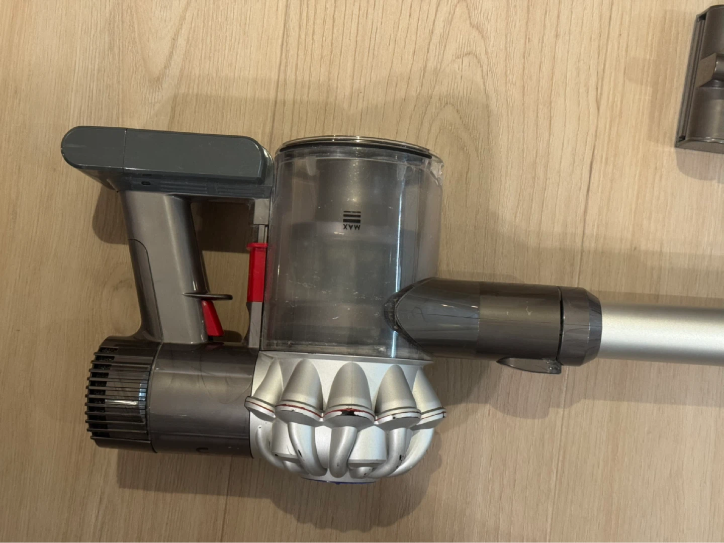 Dyson V6 Cordless Vacuum Cleaner - photo 4