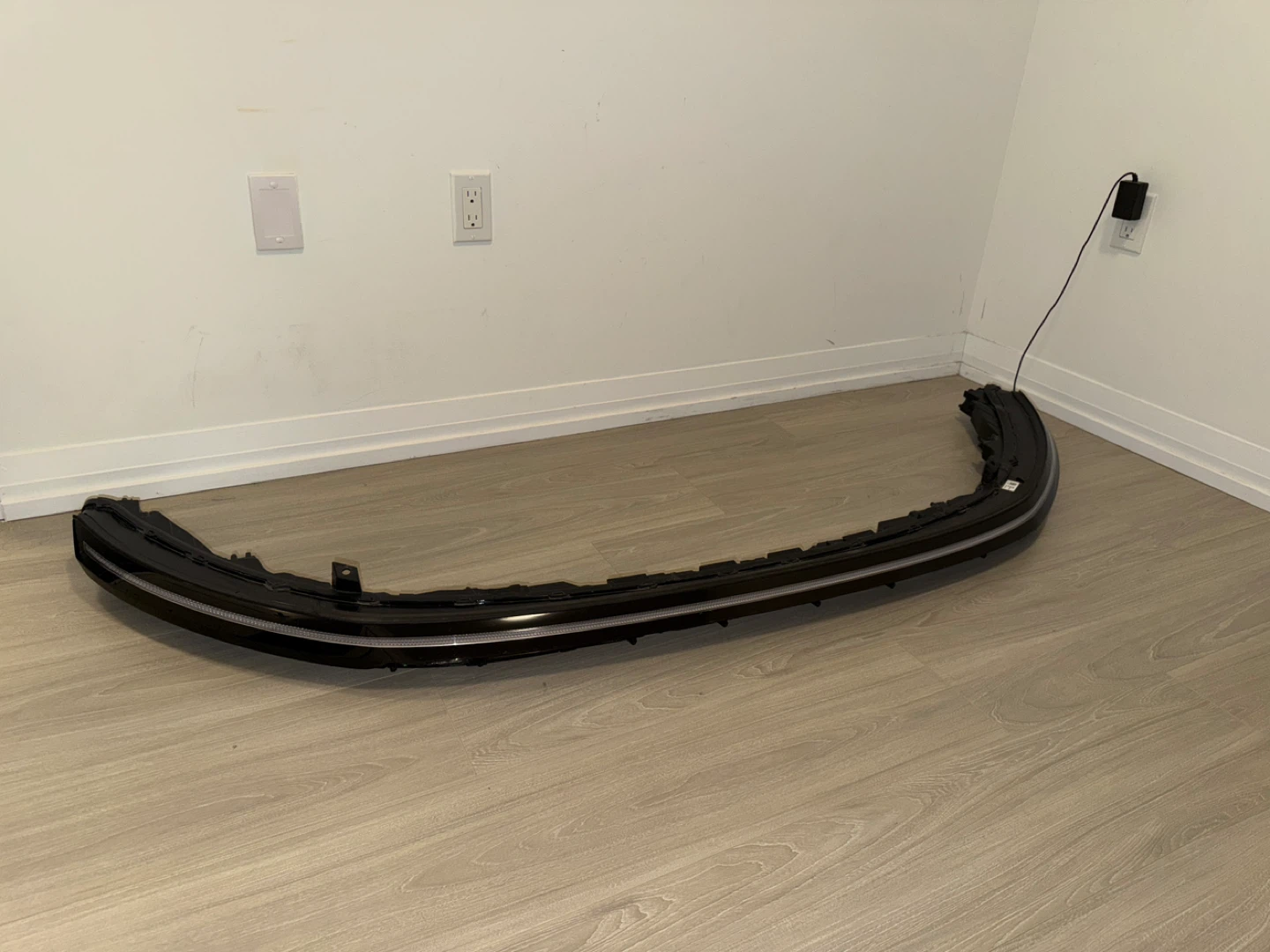 Hyundai Sonata 2024 front light bar - photo 2