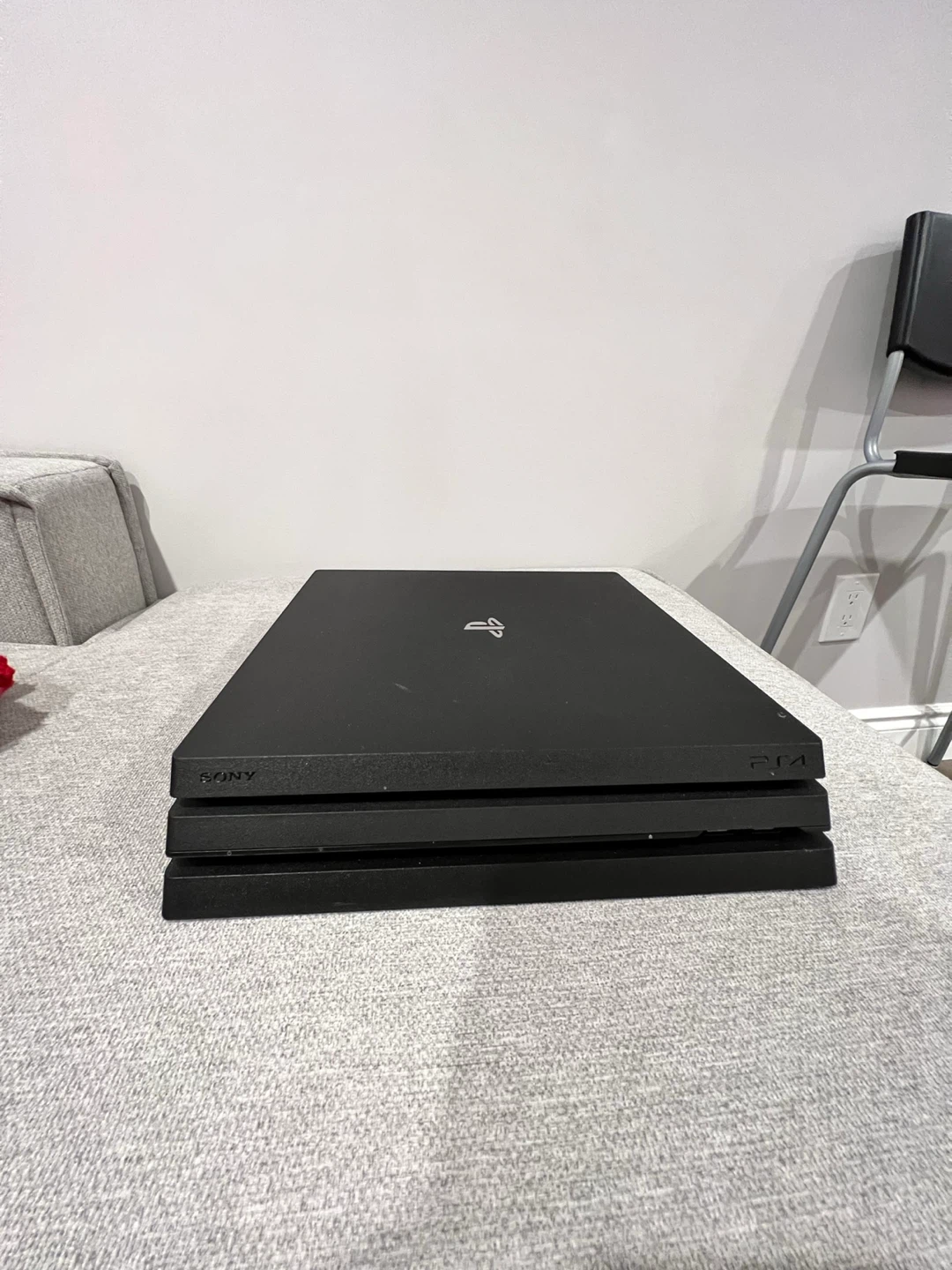 Sony PlayStation 4 Pro (PS4 Pro) with 2 Controllers