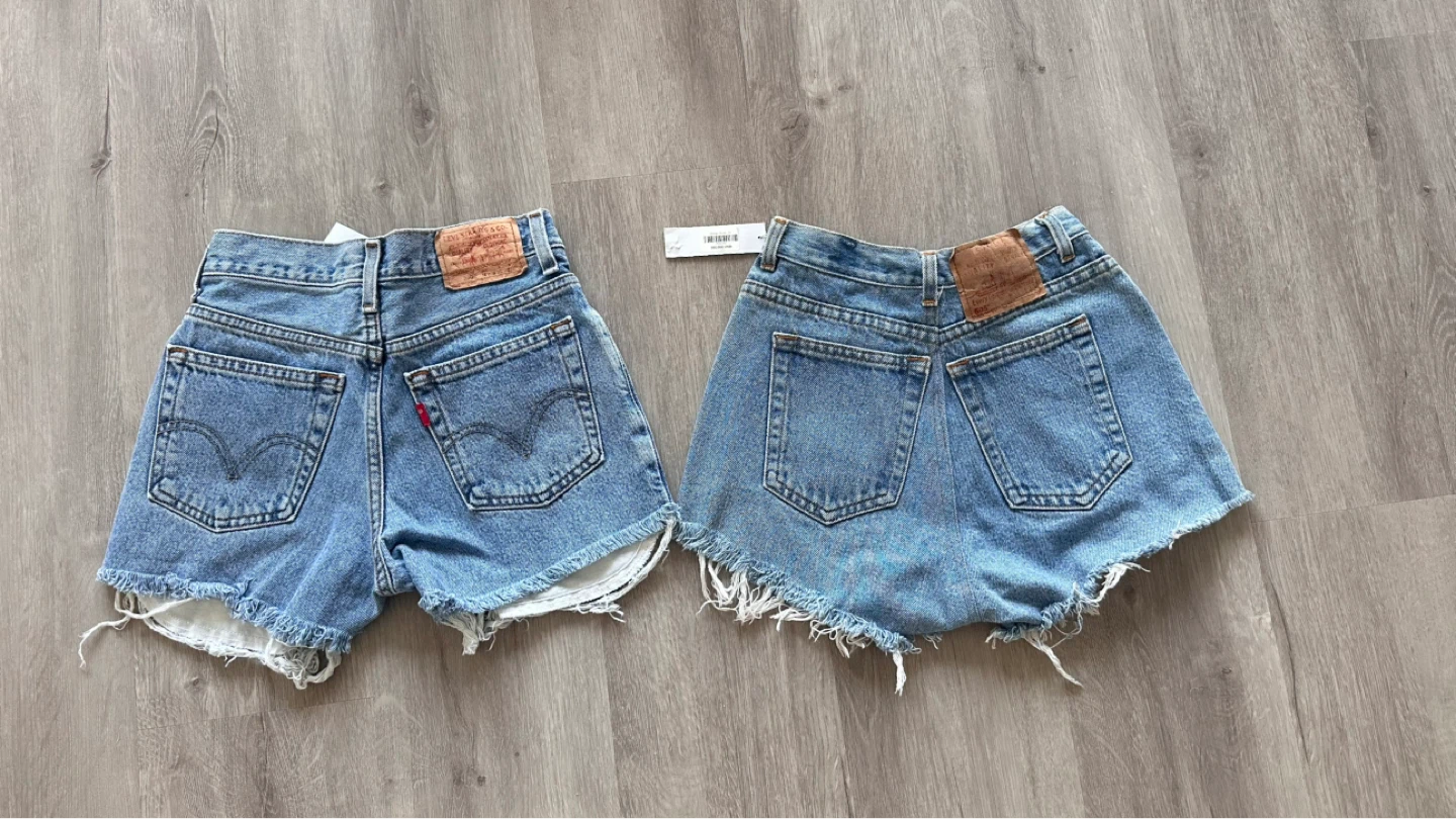 2 x Levis Shorts (size 24) - photo 2