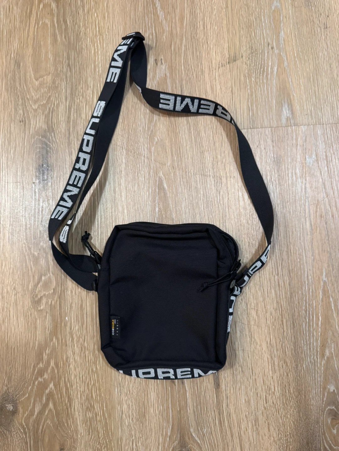 Supreme SS18 Black Shoulderbag - photo 3