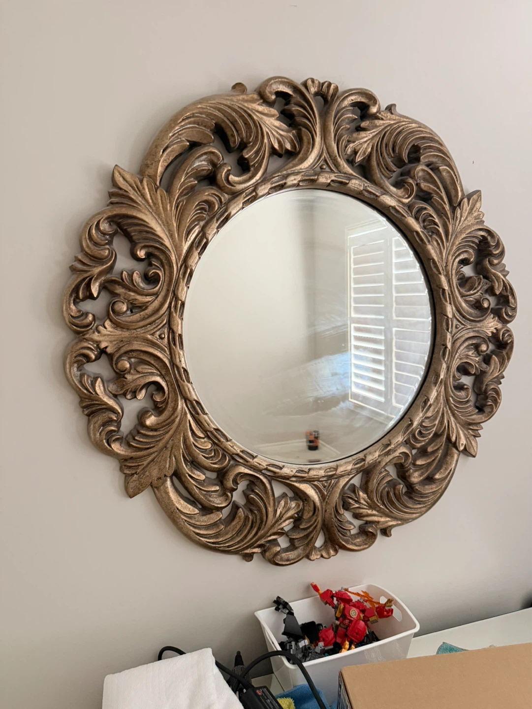 Ornate Gold Round Wall Mirror - photo 2
