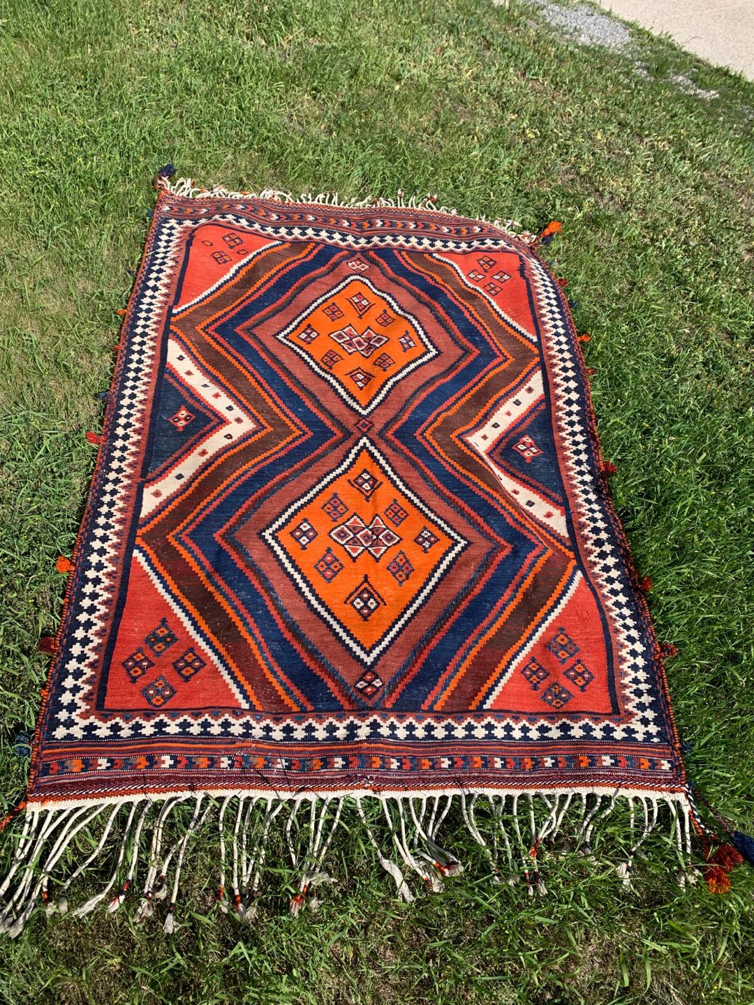 Handwoven Geometric Pattern Area Rug